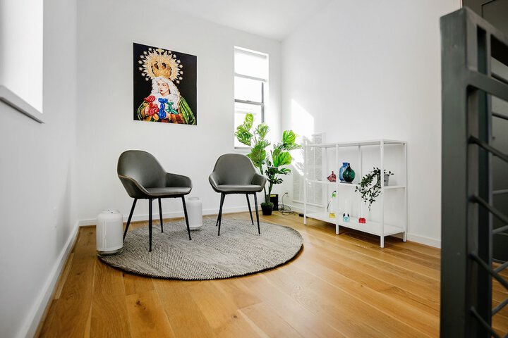 Room 33 of 61