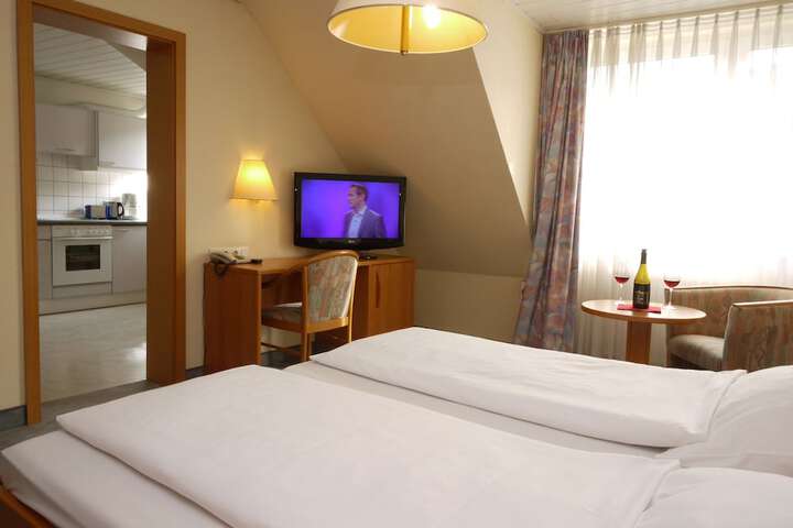 Room 2 of 37