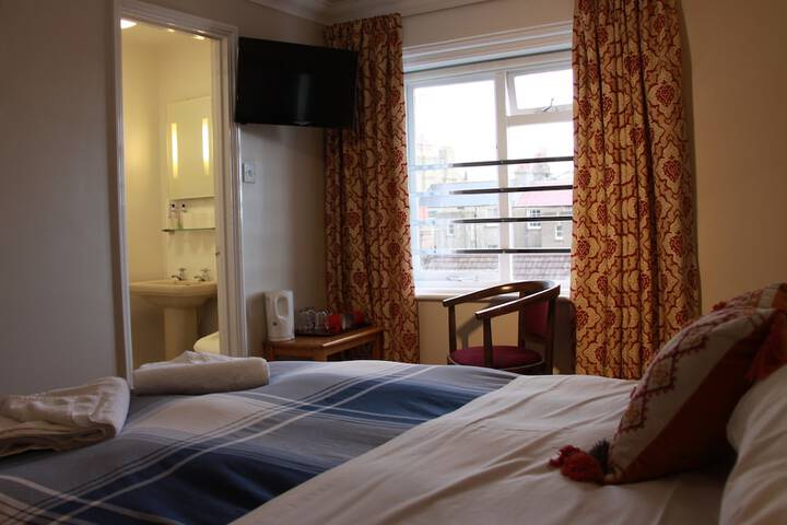 Room 46 of 81