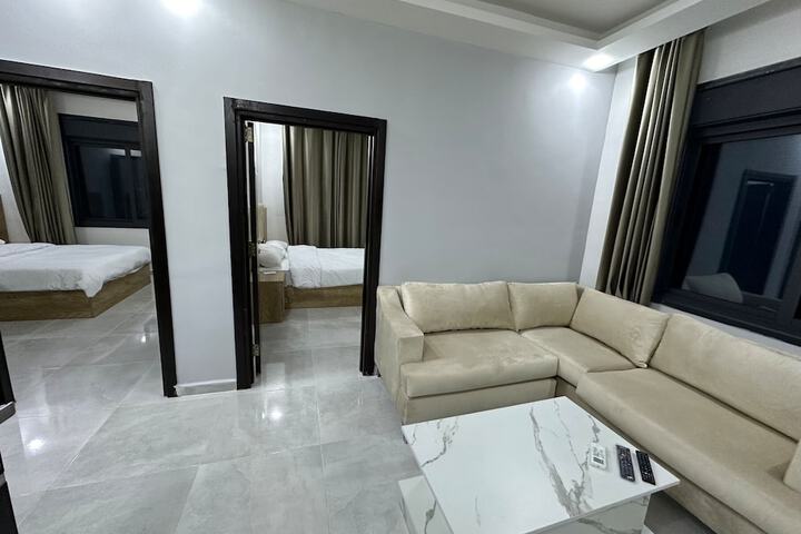 Room 13 of 39