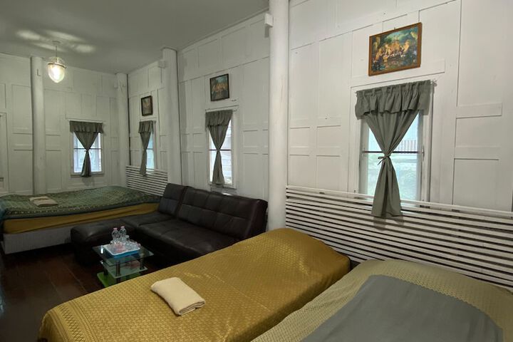 Room 27 of 181