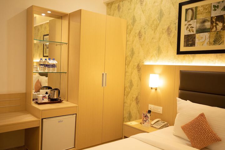 Room 9 of 41