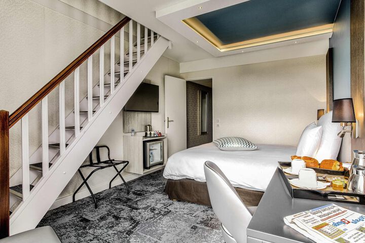 Room 10 of 90