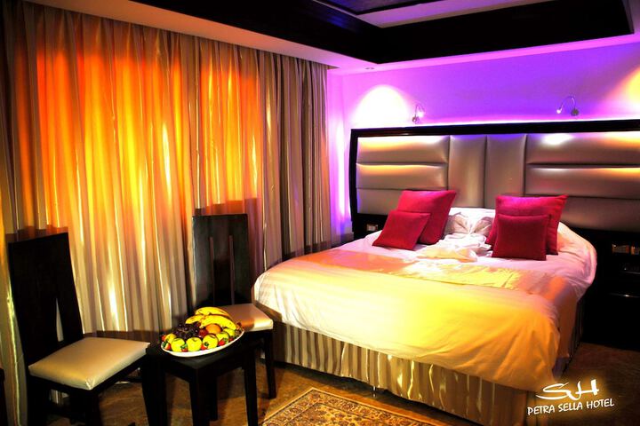 Room 6 of 43