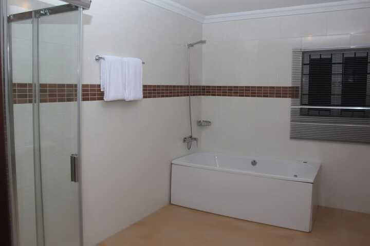 Room 11 of 23