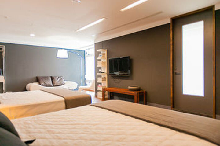 Room 21 of 45