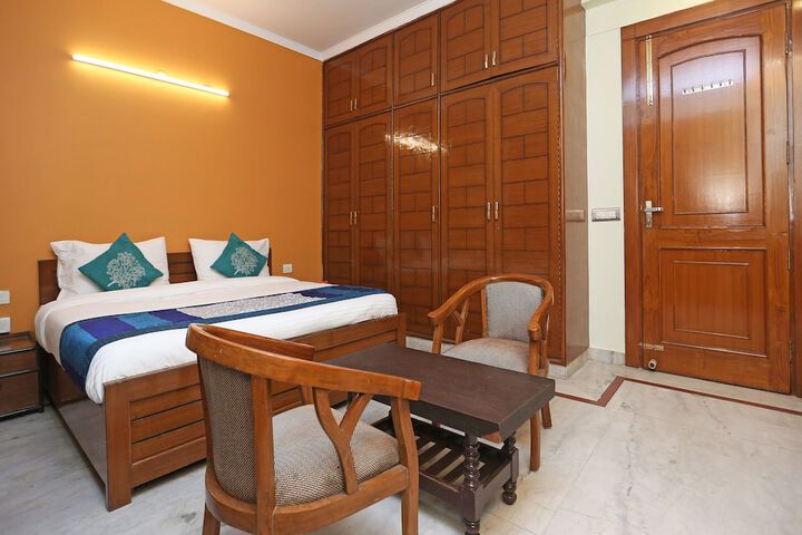 Room 6 of 20