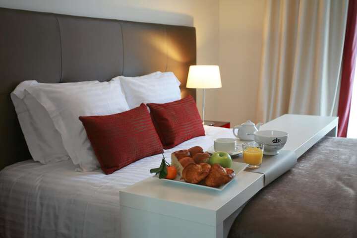 Room 10 of 46