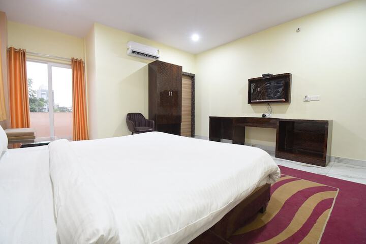 Room 3 of 6