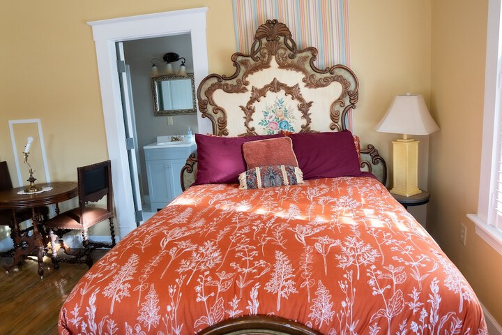 Lodge Premium Cabin Queen Bed (25 of 79)