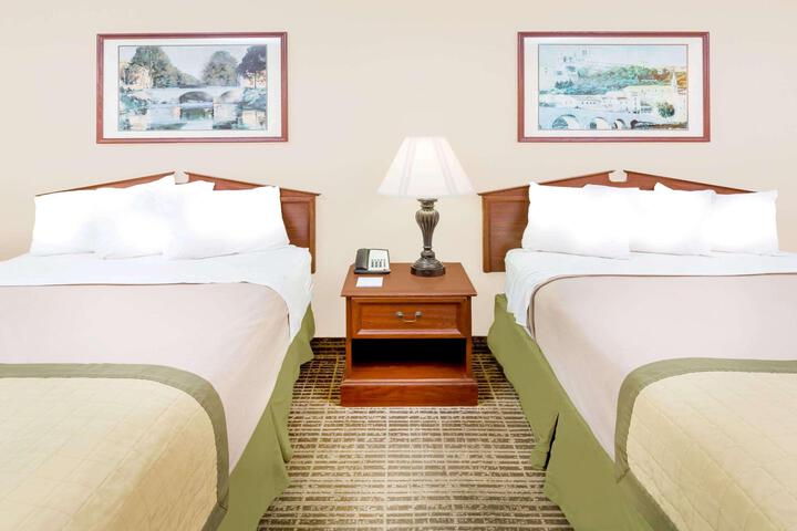 Double Accessible King Size Bed (9 of 11)
