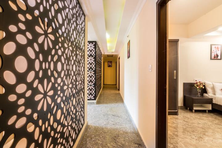 Ballroom/Hall 26 of 31