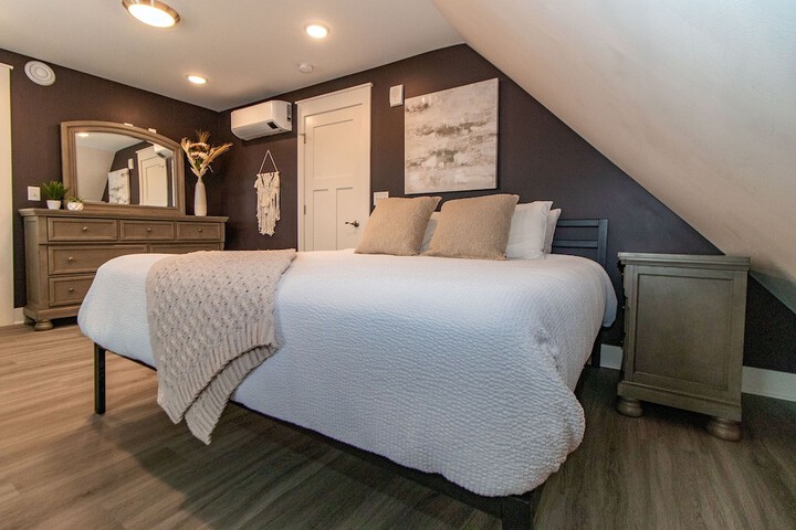 Room 5 of 38