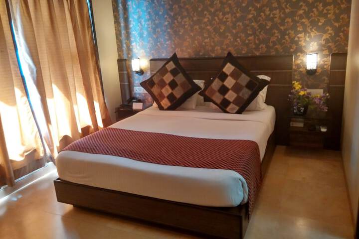 Room 5 of 45