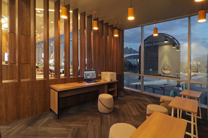 Business Center 56 of 58