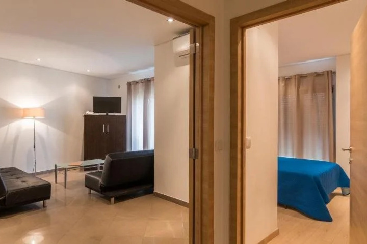 Room 5 of 25