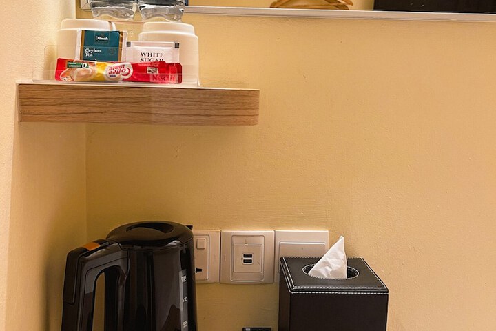 Room 13 of 34