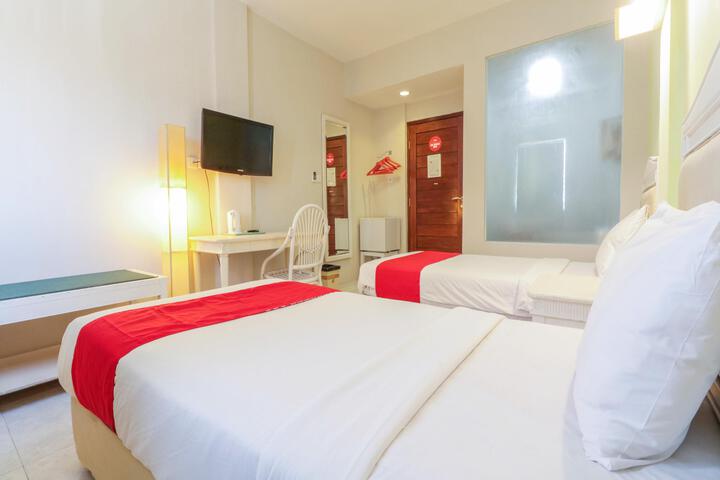 Room 7 of 34