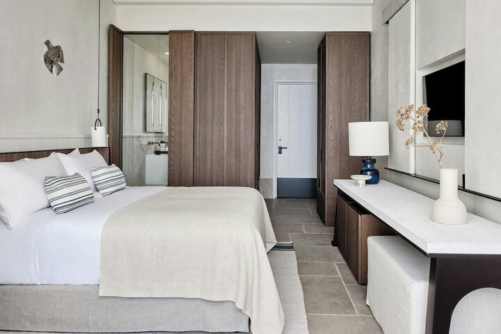 Room 53 of 190