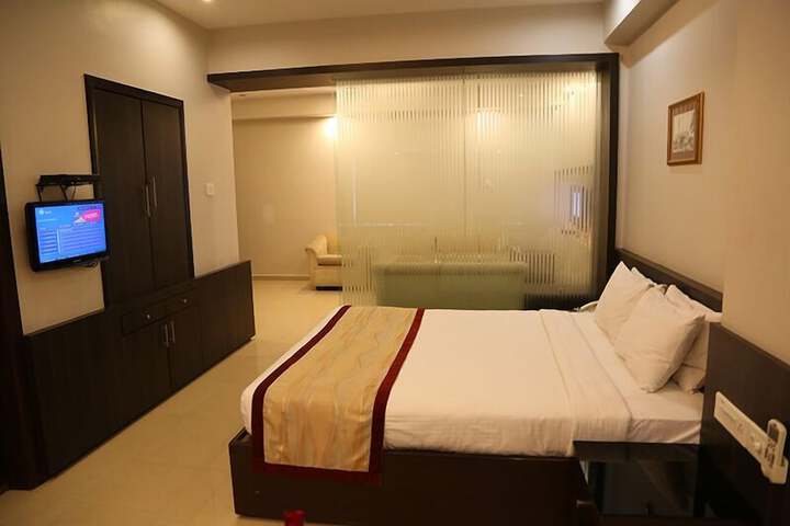 Room 6 of 34