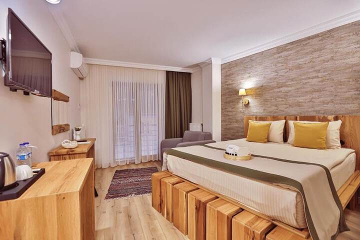 Room 5 of 27