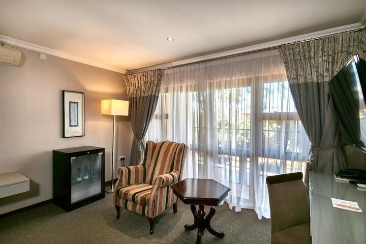Room 16 of 33
