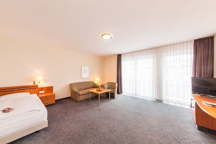 Room 15 of 60