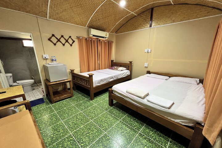 Room 13 of 87