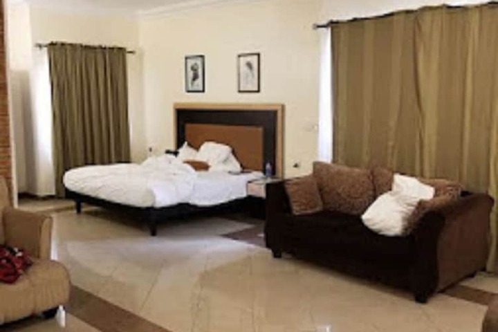 Room 8 of 21