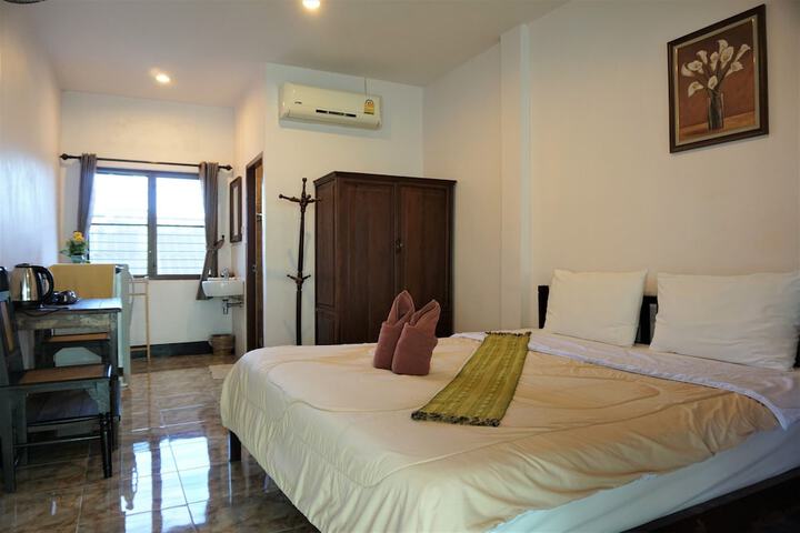 Room 5 of 30