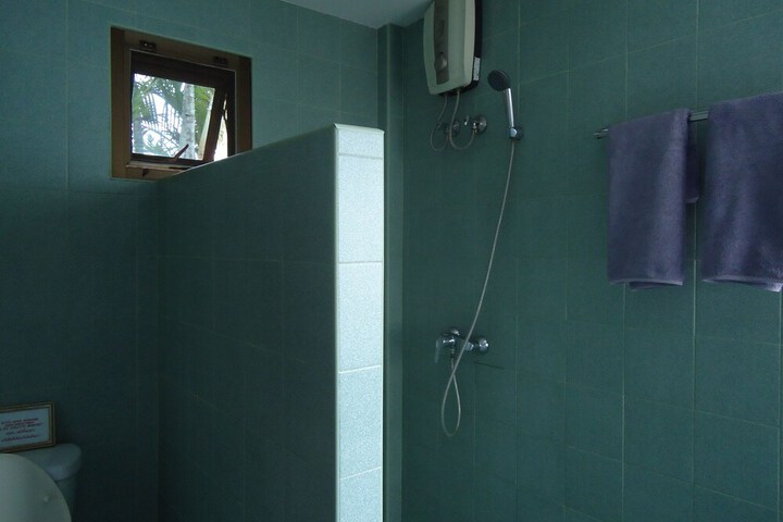 Room 28 of 53