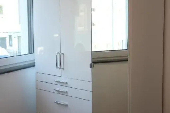 Room 5 of 10