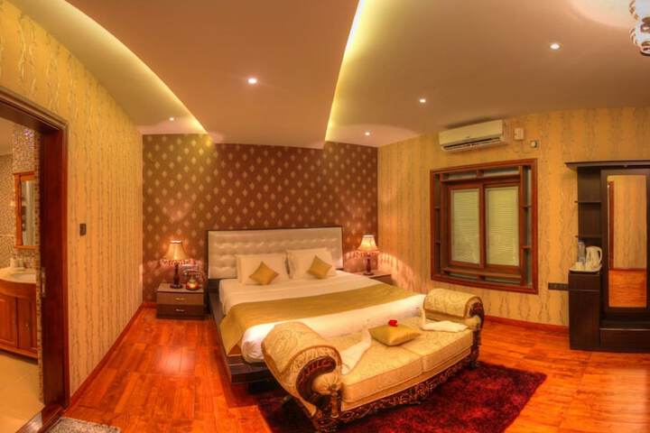 Room 6 of 74