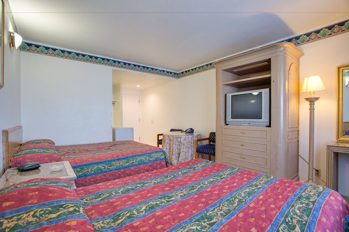 2 Double Beds (1 of 9)