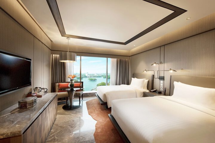 Room 10 of 86