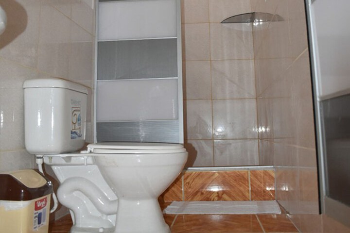 Room 9 of 19
