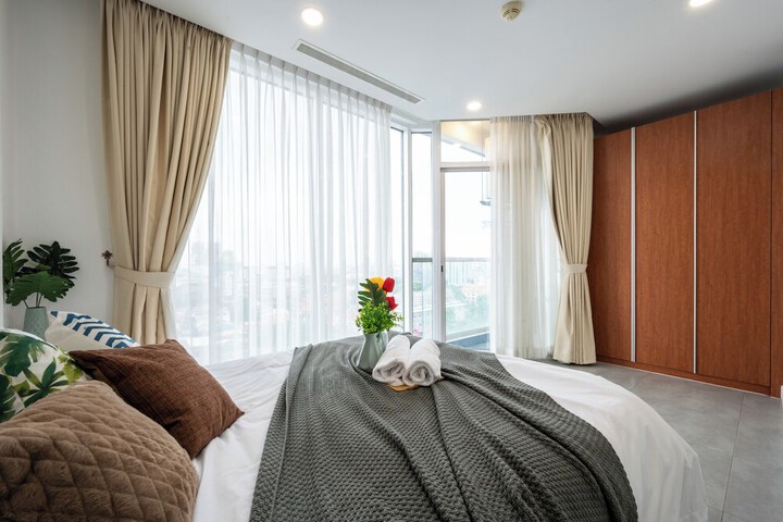 Room 12 of 48