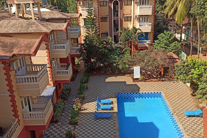 Hotel Pool