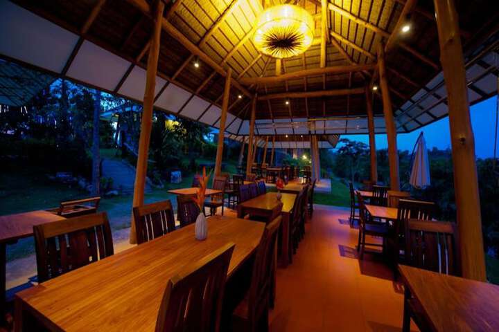 Dining 70 of 119