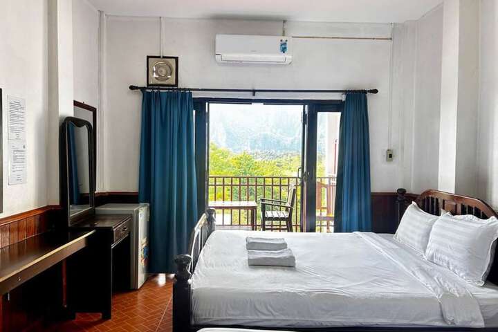 Room 6 of 61