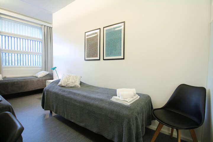 Room 12 of 32