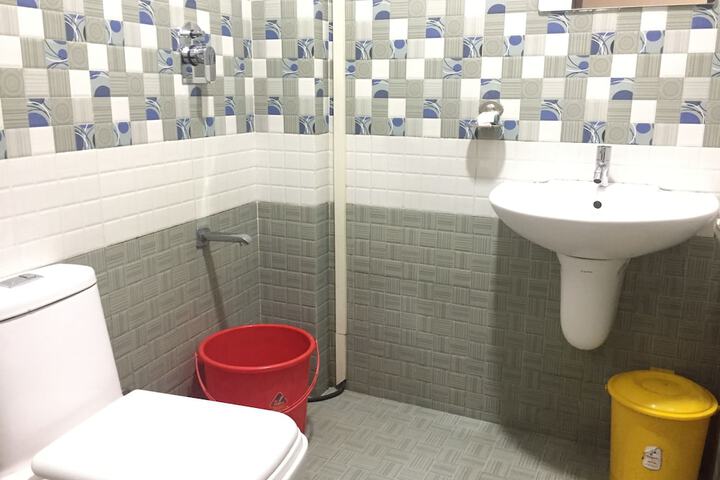Room 15 of 30