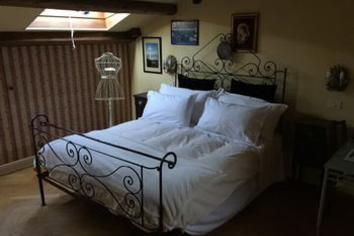 Room 5 of 19