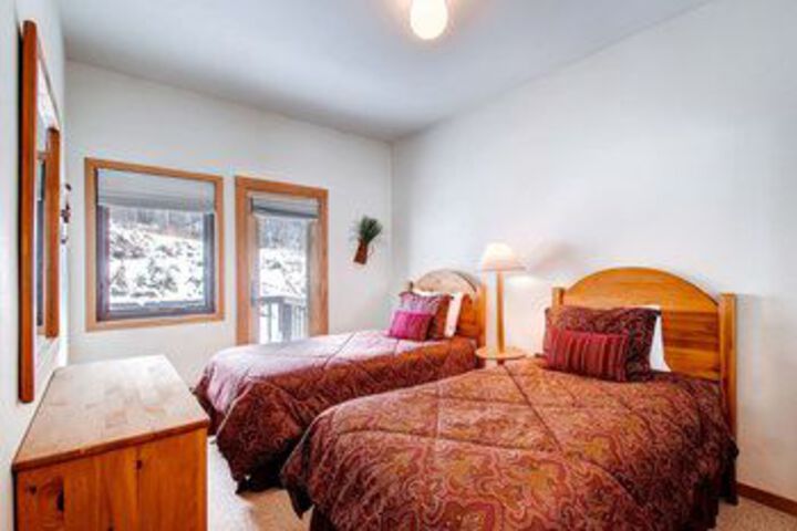 Room 10 of 22