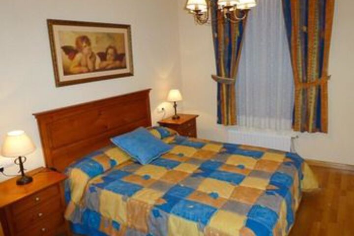 Room 9 of 46