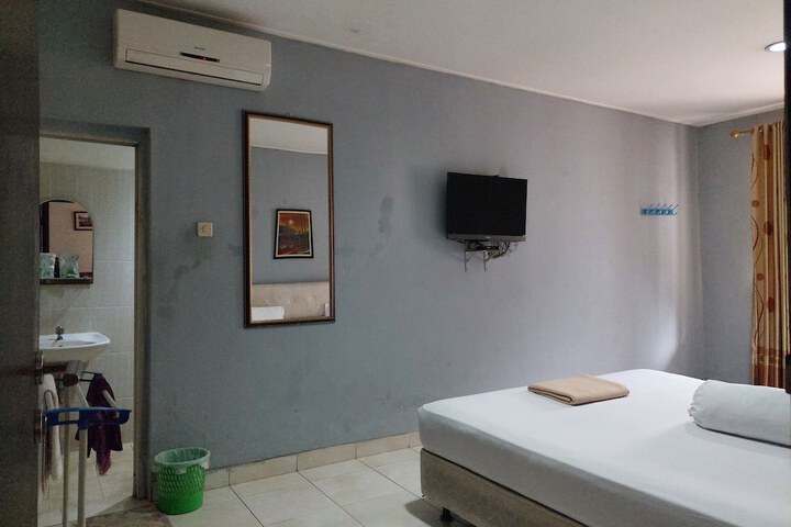 Room 4 of 41