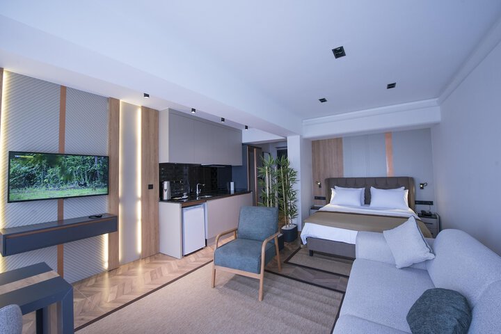 Room 5 of 25