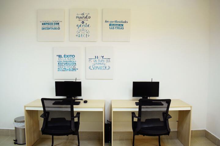 Business Center 23 of 26
