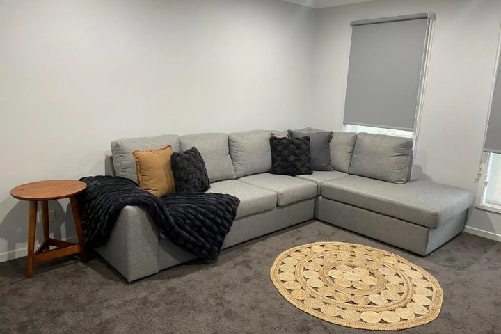 Room 9 of 11