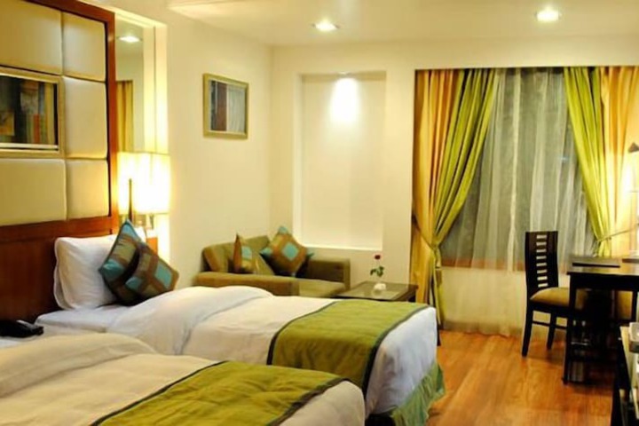 Room 8 of 34